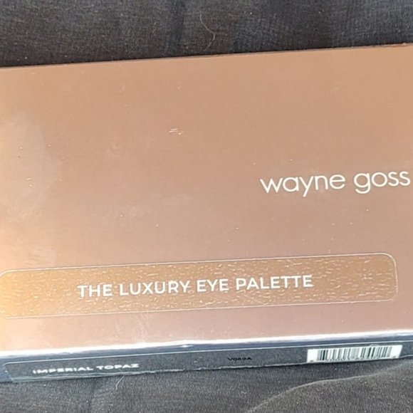 Wayne Goss Imperial Topaz Eyeshadow Palette - Picture 10 of 11